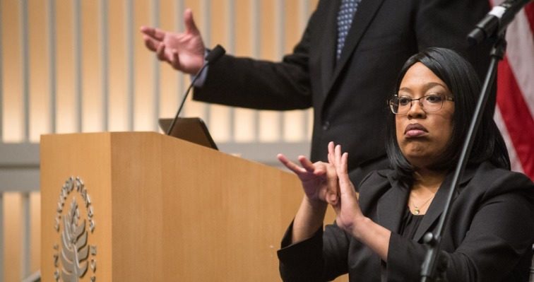 Advantages of Hiring a Sign Language Interpreter